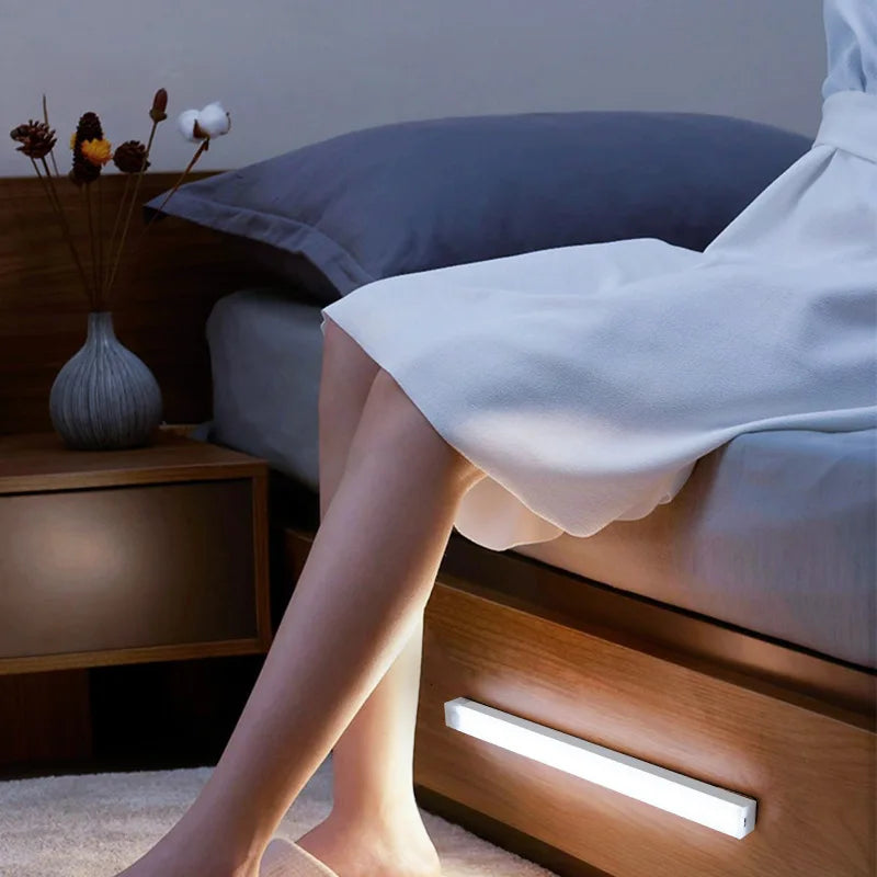 Luminária LED Sem Fio com Sensor de Movimento